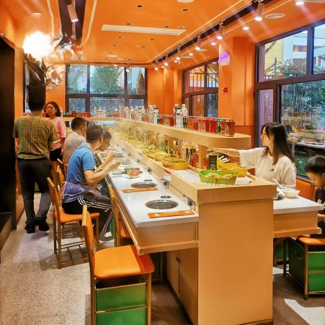 Rotating hot pot equipment by Zhiding
